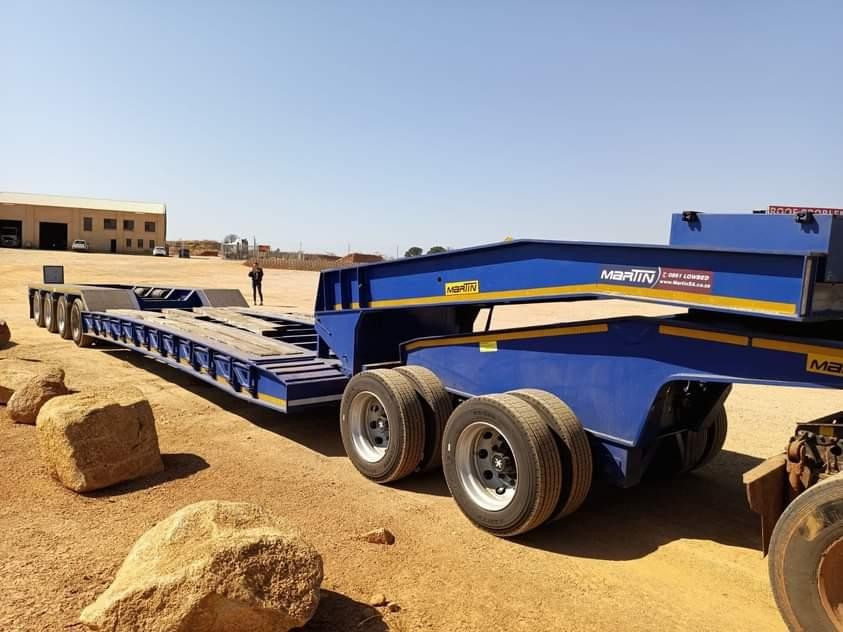 Navy gooseneck lowbed